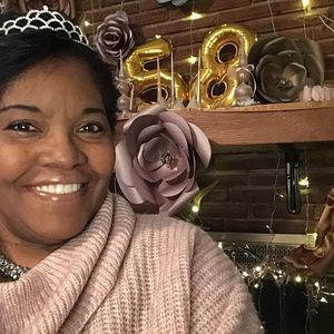 Meet your Posher, Anesa